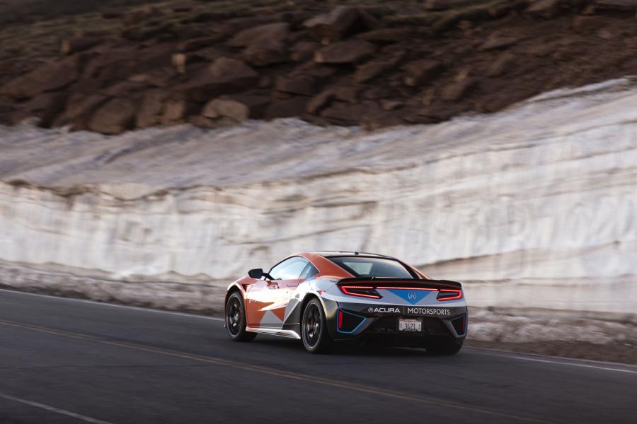  Acura NSX Pikes Peak Pace Car 2019 года  (фото 5 из 6)